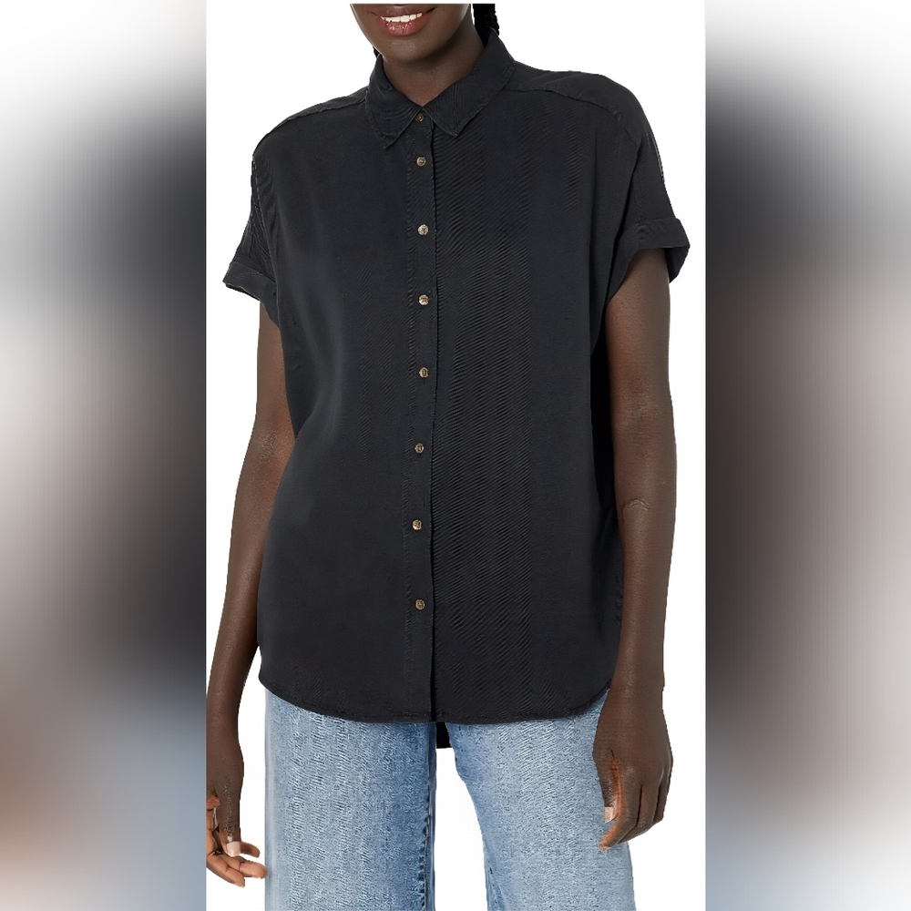 Daily Ritual Women's Black Button-Up Top